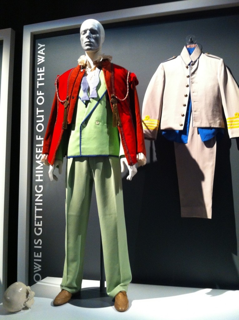 davidbowieis-4