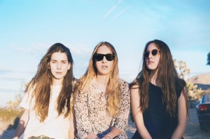 Haim《Days Are Gone》超越Justin Timberlake拿下英國排行榜首週冠軍